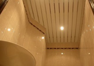 Реечные потолки для ванной преображают помещение